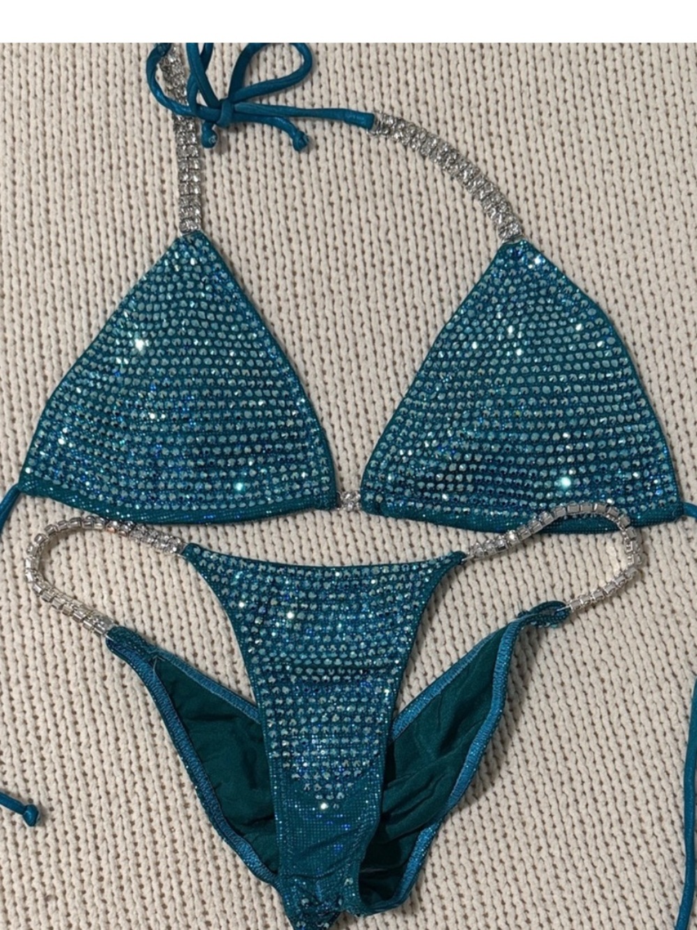 Ravish sands competition bikini teal, crystal. 34 Dtop ,small bottom, never worn